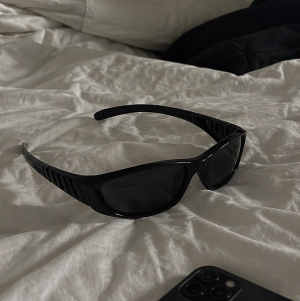 THE CIRCUIT SUNGLASSES — BLACK