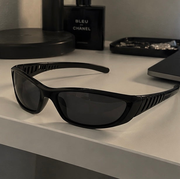 THE CIRCUIT SUNGLASSES — BLACK