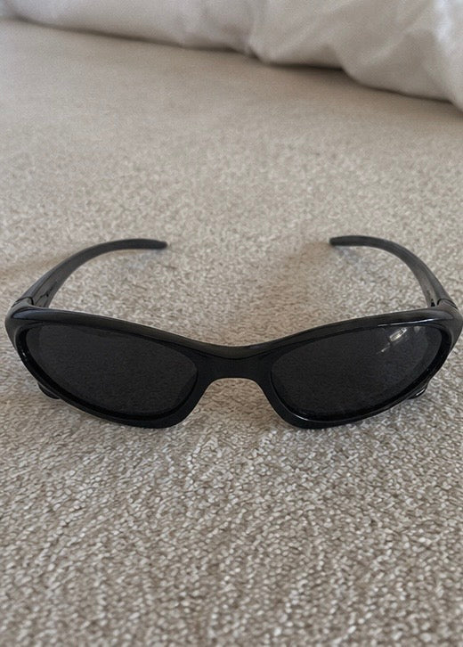 The Velocity Sunglasses in gloss black, detail view